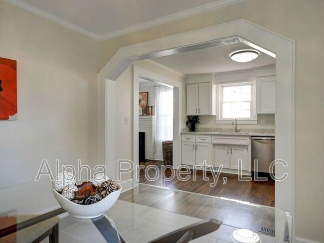 Building Photo - 407 S Florida Ave