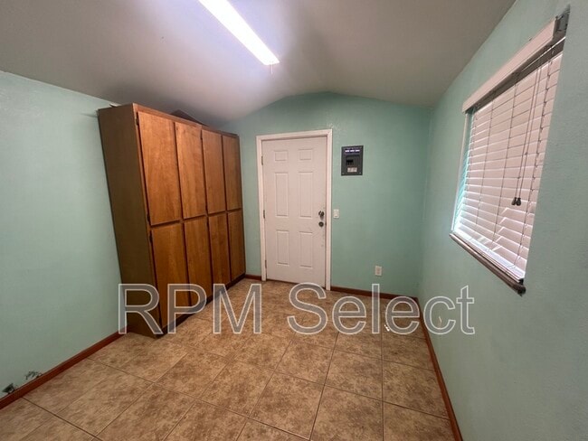 Building Photo - 5349 Vichy Cir