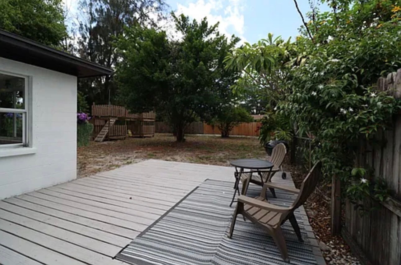 Building Photo - 3312 36th Ave W