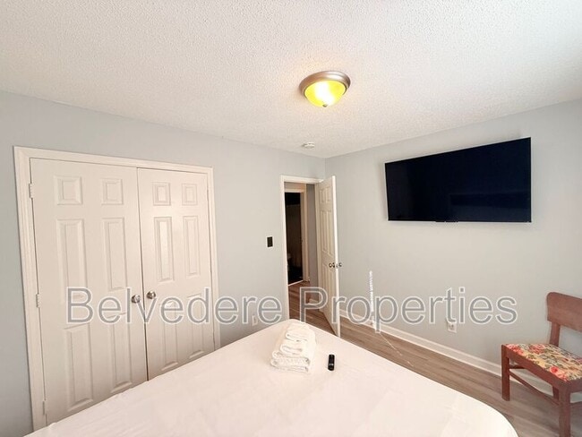 Building Photo - 415 N Dudley St