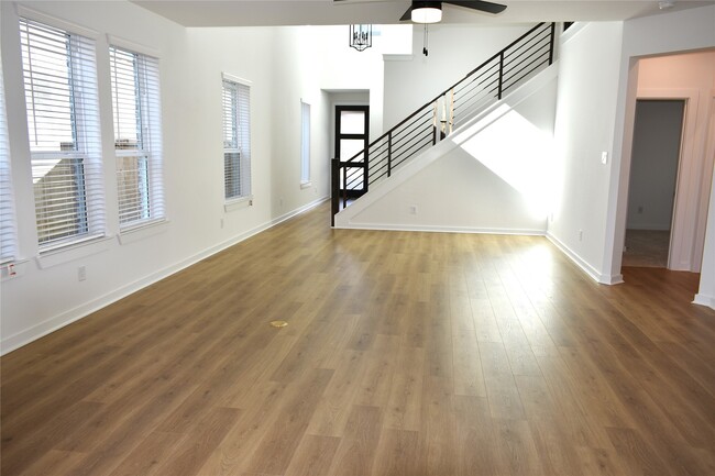 Building Photo - 21911 Tawny Butterfly Dr