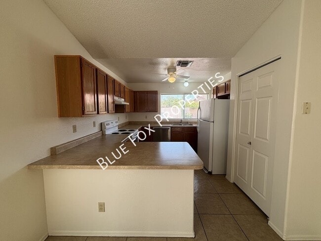 Building Photo - 3472 W Sky Ridge Loop