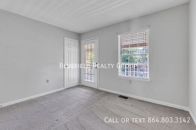 Building Photo - 250 Elm St