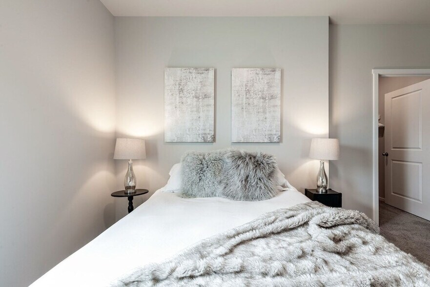 Building Photo - 624 E 32nd St