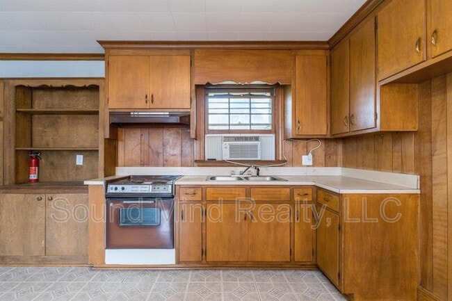 Building Photo - 207 S Alston St