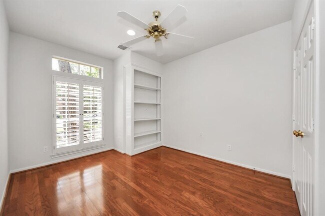 Building Photo - 39 Wild Meadow Ct