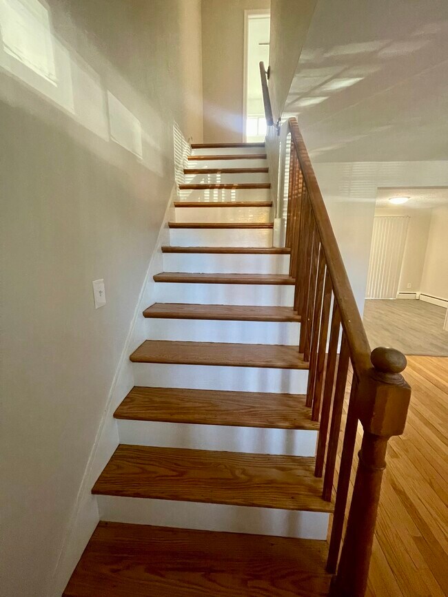 Building Photo - 173 Spruce St