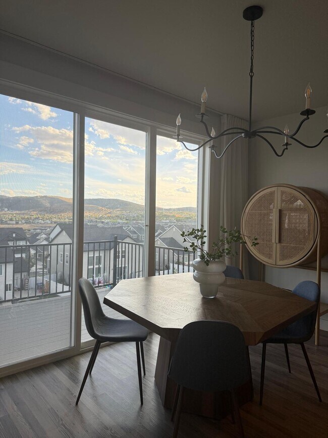 Building Photo - 1743 Olympus Dr