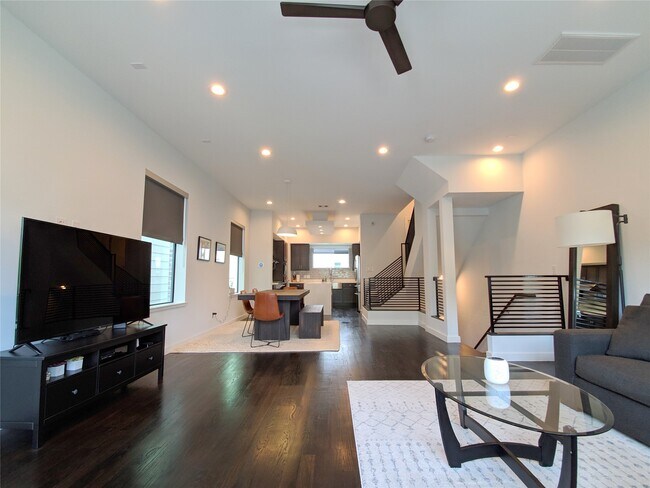 Building Photo - 4307 Schuler St