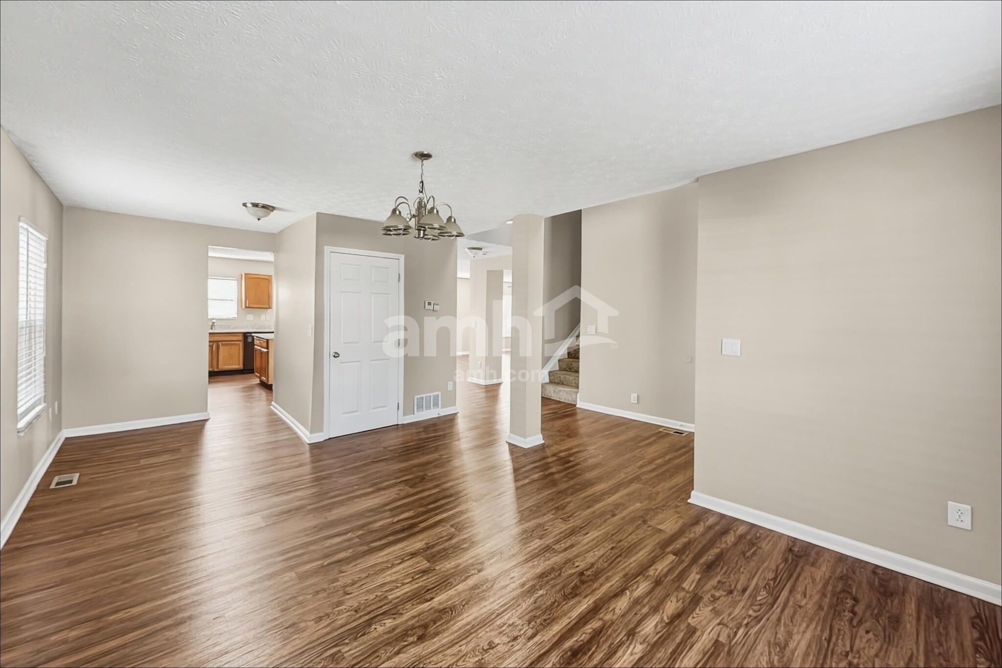 Building Photo - 4024 Walnut Crossing Dr