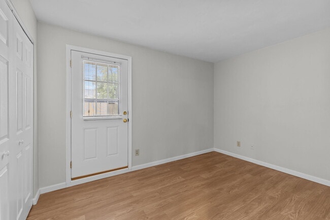 Building Photo - 1636 Mill Oak Dr