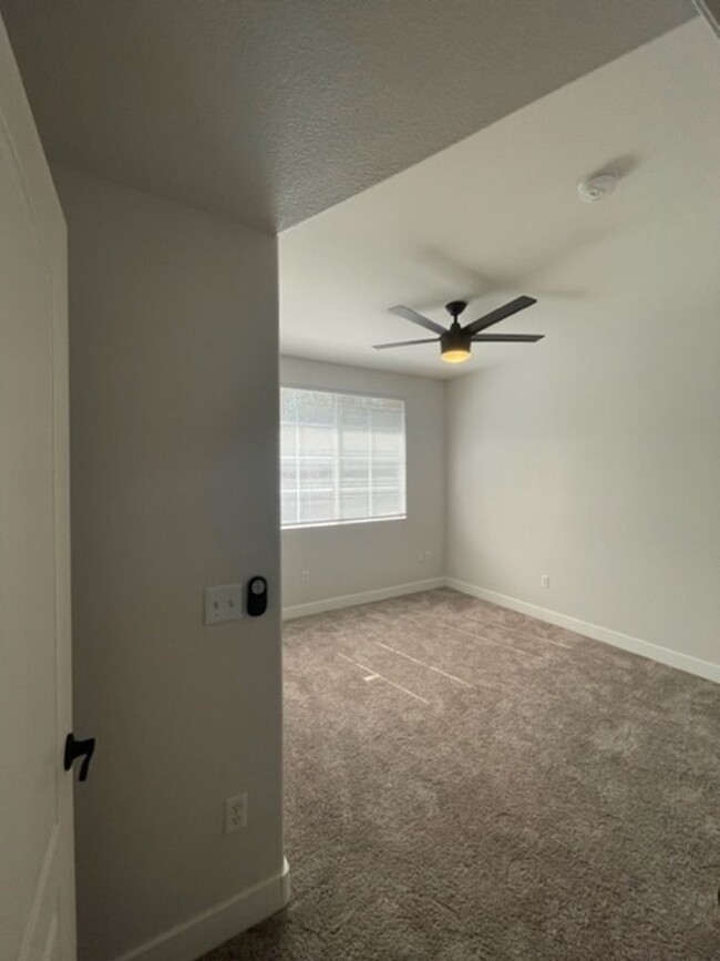 Building Photo - BEAUTIFUL CUSTOM CONDO IN DOWNTOWN SUMMERLIN