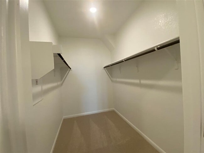 Building Photo - 2408 Oscar Eli Pl