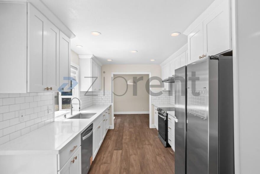 Building Photo - Unit