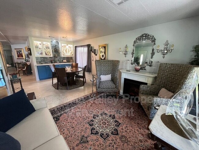 Building Photo - 421 S Paseo Laredo