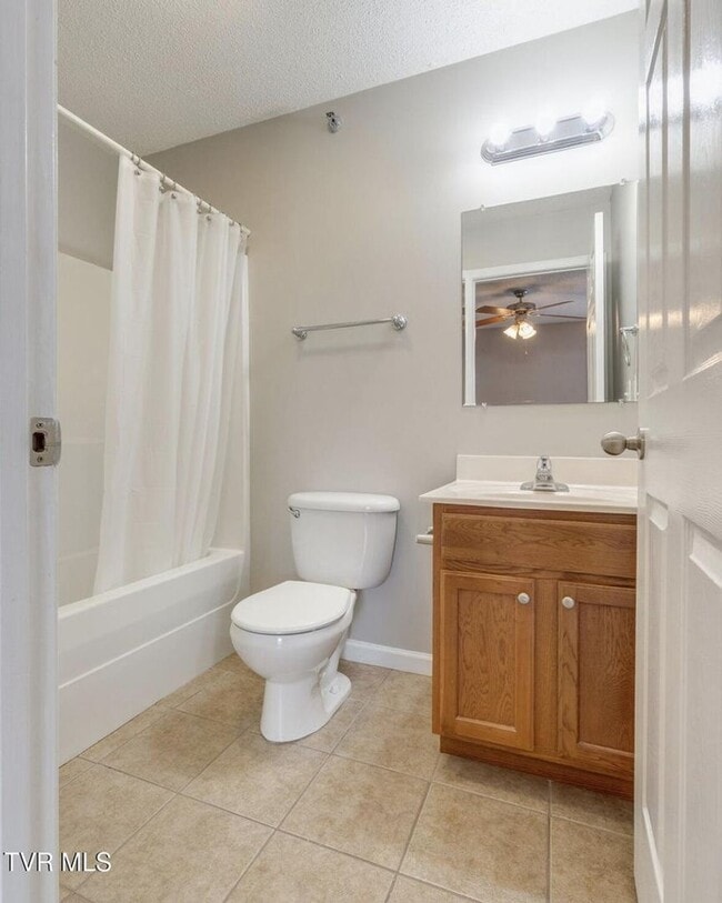 Building Photo - 2 Bdrm / 2.5 Bath, North JC - Minutes to ETSU, VA, JC Med Center