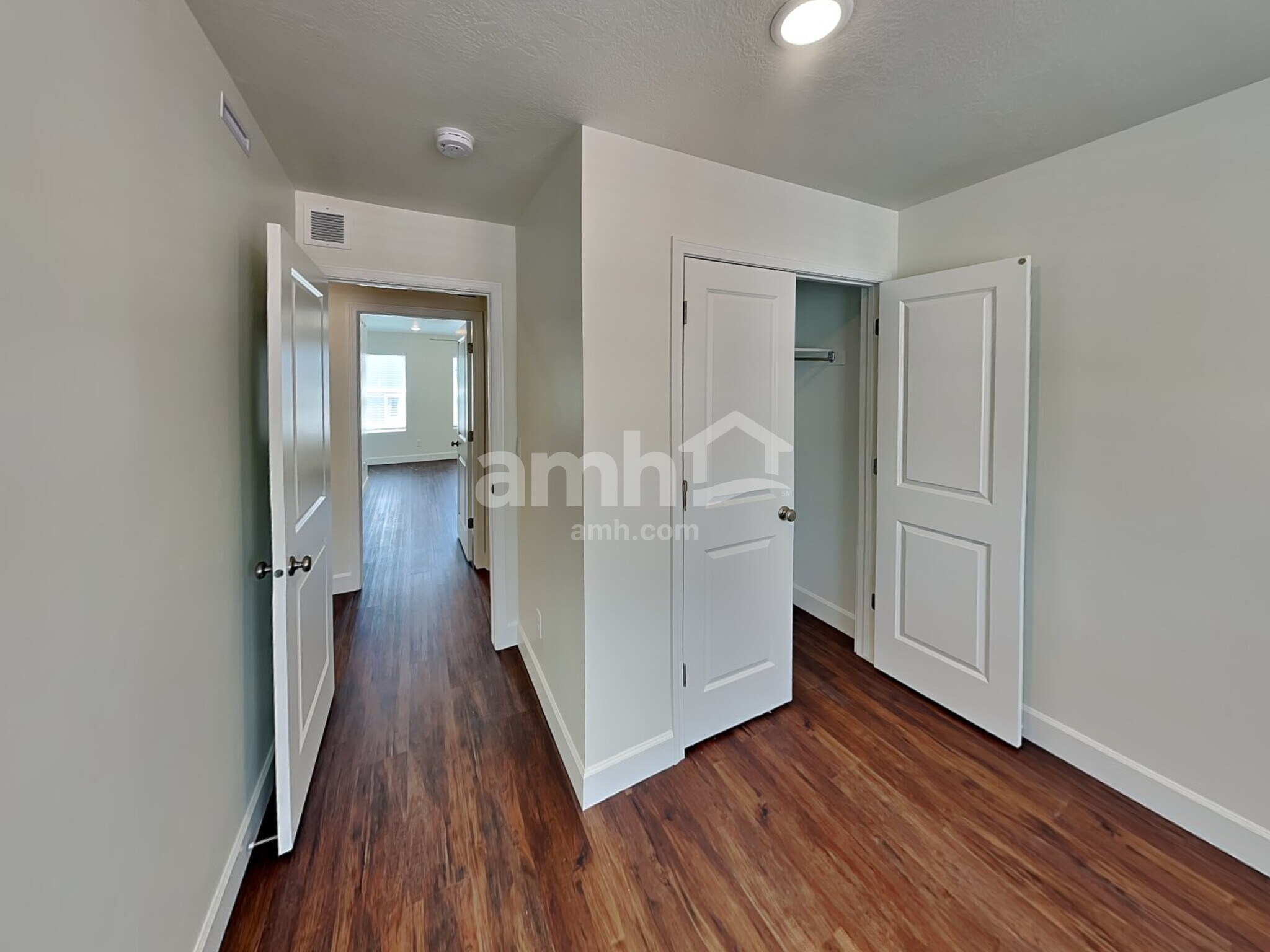 Building Photo - 11091 S Blue Bayou Dr