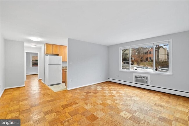 Building Photo - 945 N Barton St