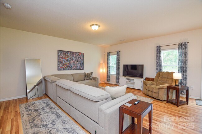 Building Photo - 7517 Thorn Bluff Rd