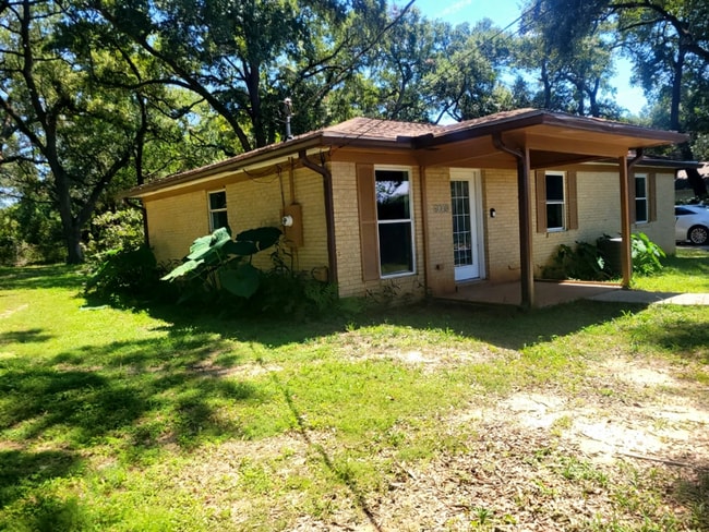 Primary Photo - 6590 Dewrell Square
