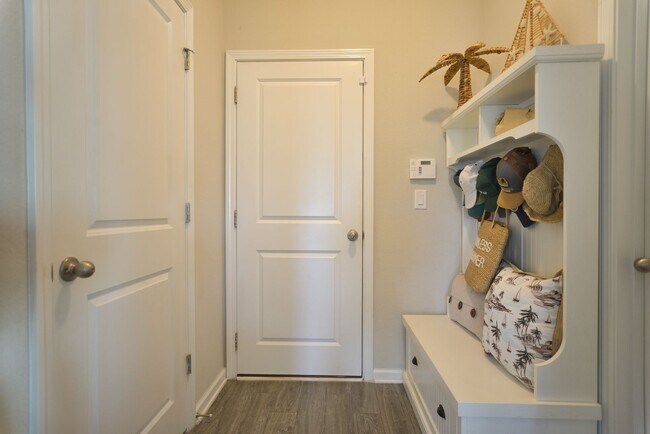 Building Photo - Beautiful Pond-Front Home Near Amelia Concourse