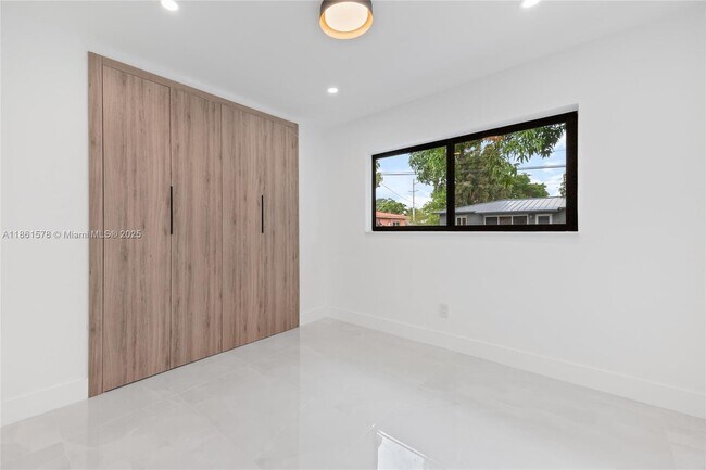 Building Photo - 475 NW 87th St