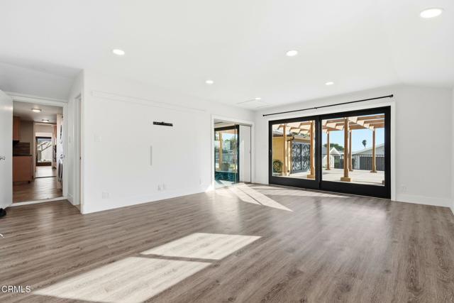 Building Photo - 1380 Rexford Ave