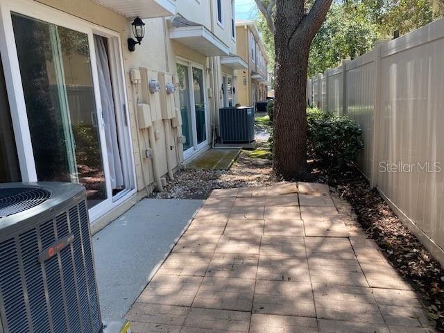 Building Photo - 2525 Harn Blvd