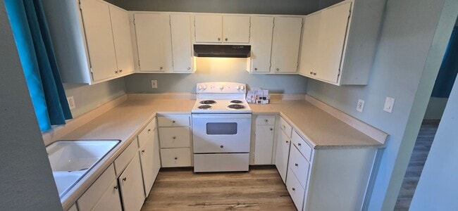 Building Photo - 4207 Laverne Ave