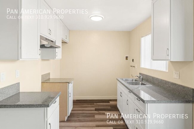 Building Photo - 9106 1/2 Palm St.-A6