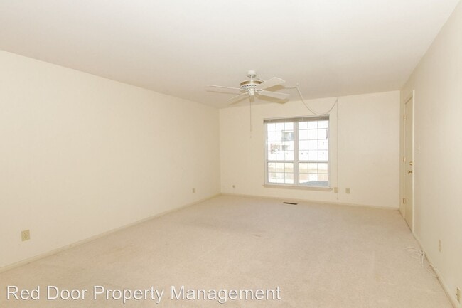 Building Photo - 7450 Lions Head Dr