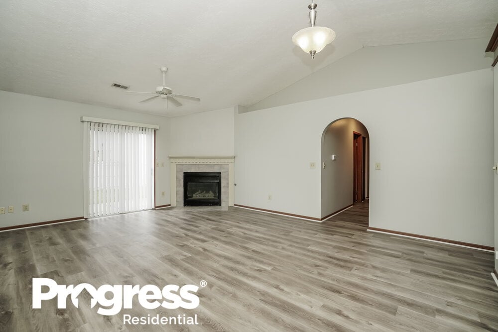 Building Photo - 2016 Big Tree Dr