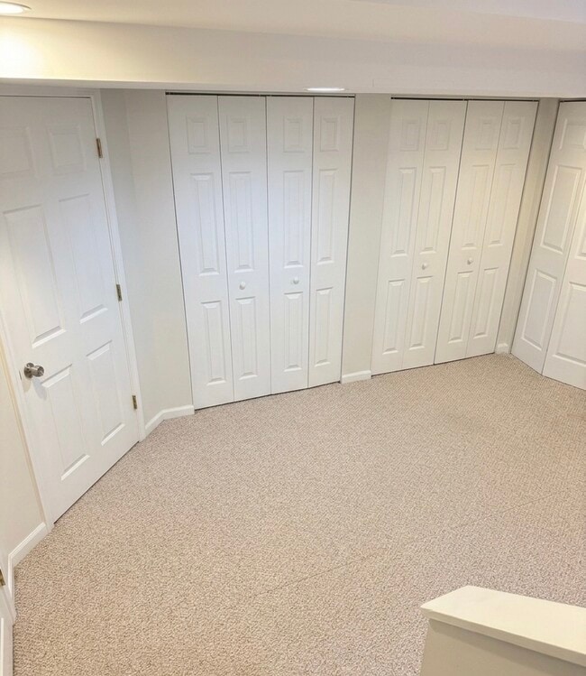 Building Photo - 2564 Waterbury Ln