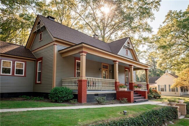 Building Photo - 152 Rivertown Rd