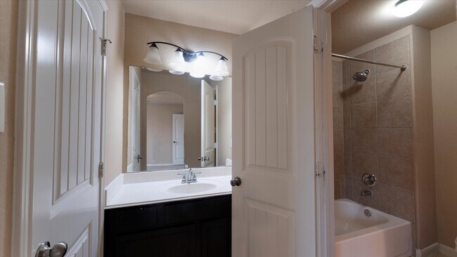 Building Photo - 5506 Casa Calvet Dr