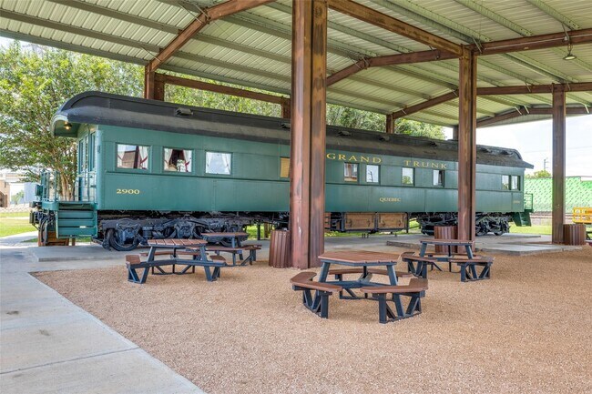 Building Photo - 10910 Tawny Rdg Dr