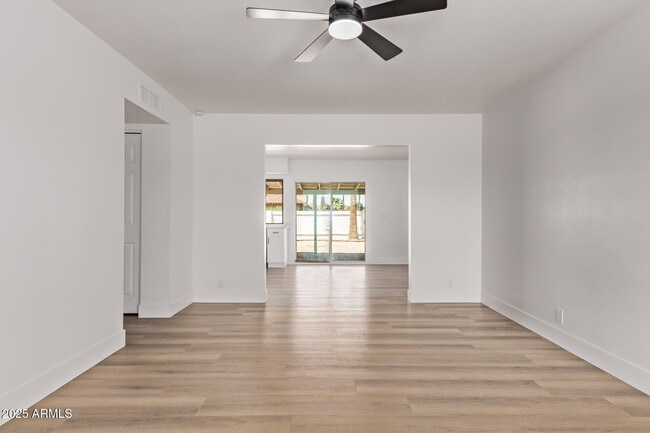 Building Photo - 816 E Saguaro St