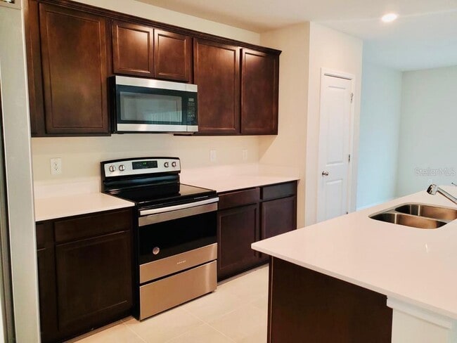 Building Photo - 30579 Gilbern Rd