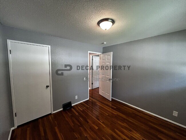 Building Photo - 1712 Hudson Rd