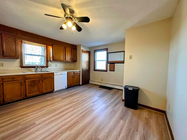 Building Photo - 33 Elwood Ave