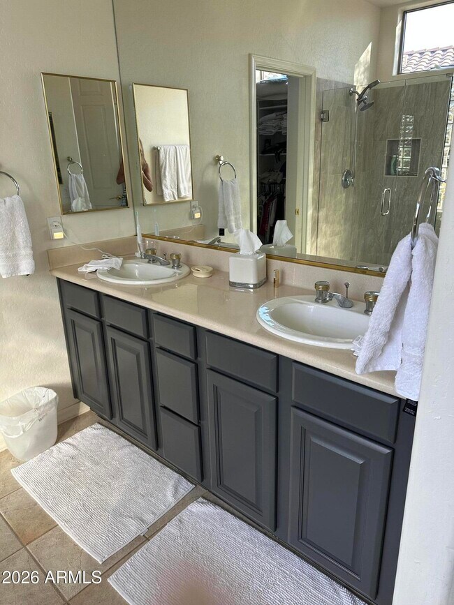 Building Photo - 9255 E Broken Arrow Dr