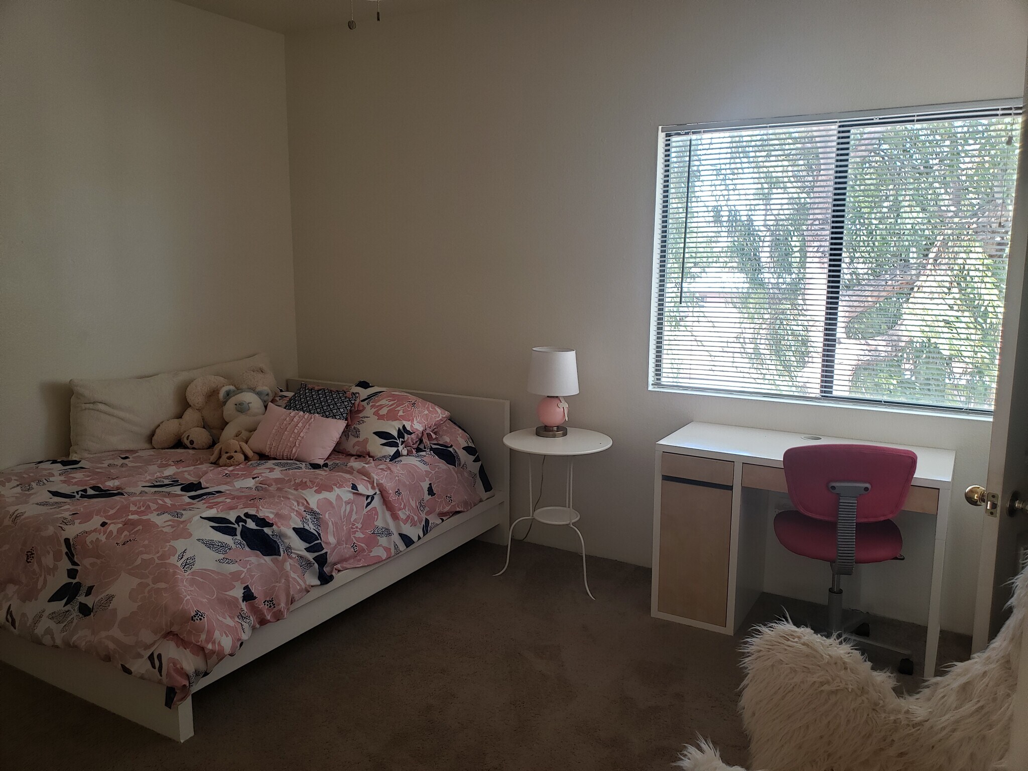 Building Photo - 516 E Waverly St