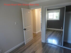 Building Photo - 1822 Eisenhower Dr