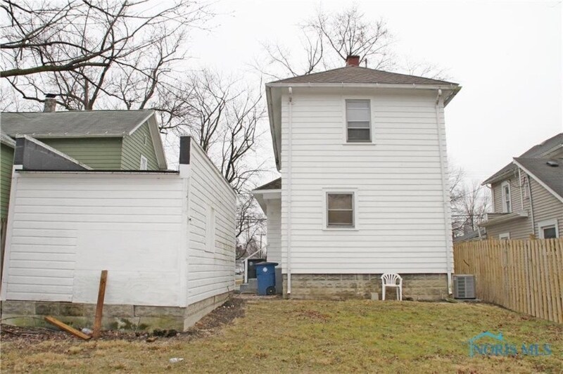 Building Photo - 343 N Grove St