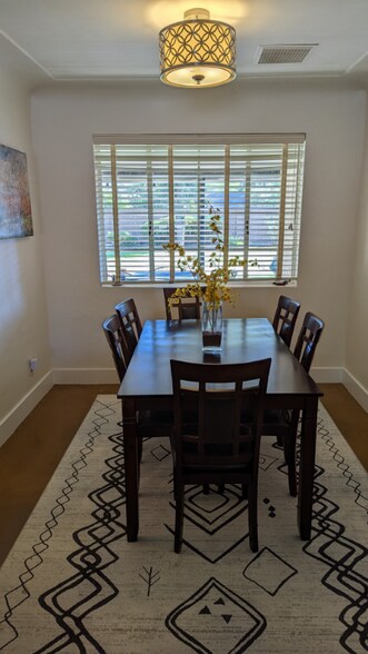 Building Photo - 2519 E Montecito Ave