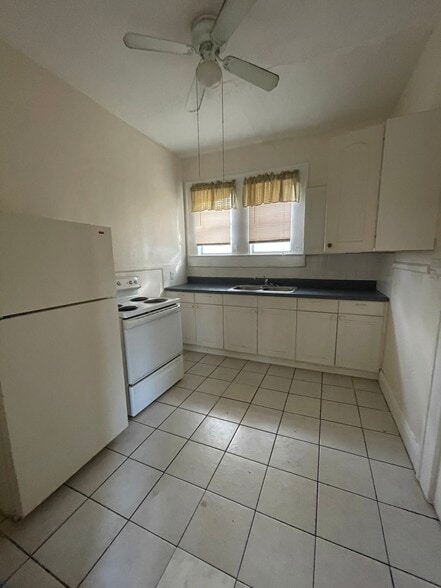 Kitchen - 218 W Indiana Ave