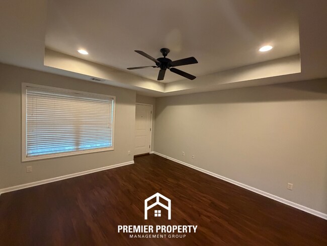Building Photo - Move-In Ready 3BR Home in Tuscaloosa - Granite Counters & Enclosed Backyard