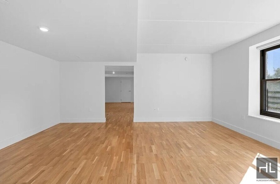 Building Photo - 310 Clarkson Ave