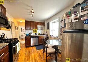 Building Photo - 678 Bennington St