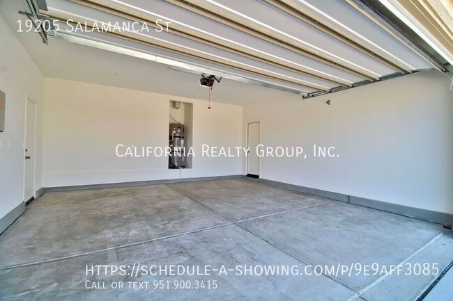Building Photo - 19205 Salamanca St